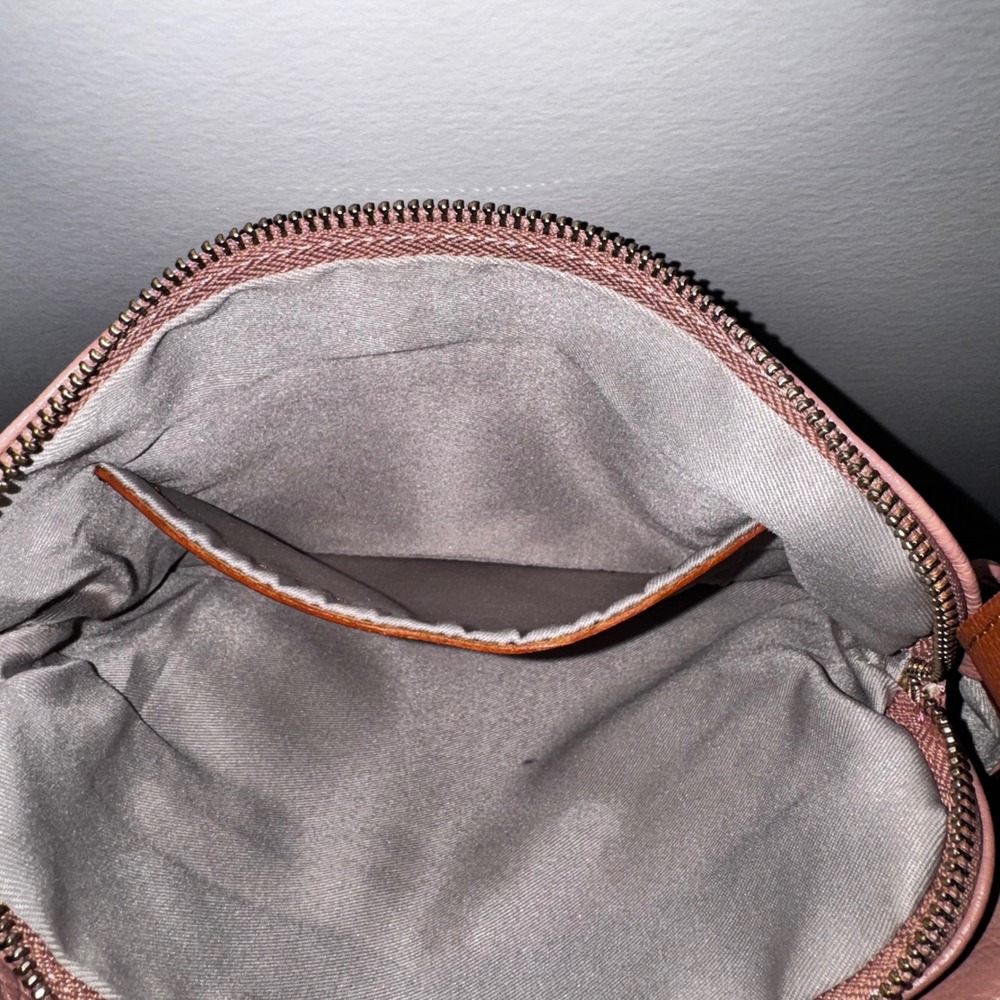 Valentina Crossbody Bag Womens Medium Pink Excellent Pebbled Leather‎ Italy Zip - Picture 10 of 14